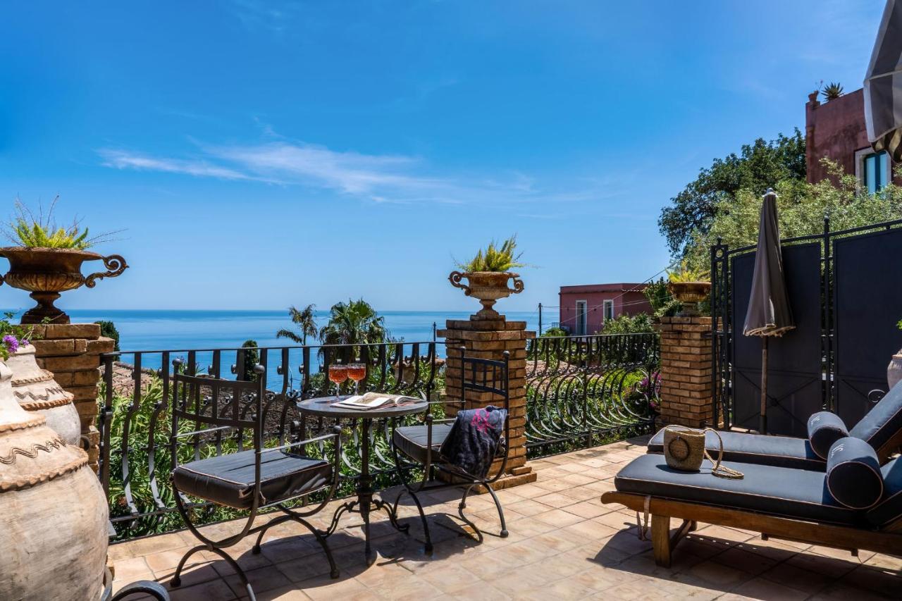 Hotel Villa Carlotta Taormina Exterior photo